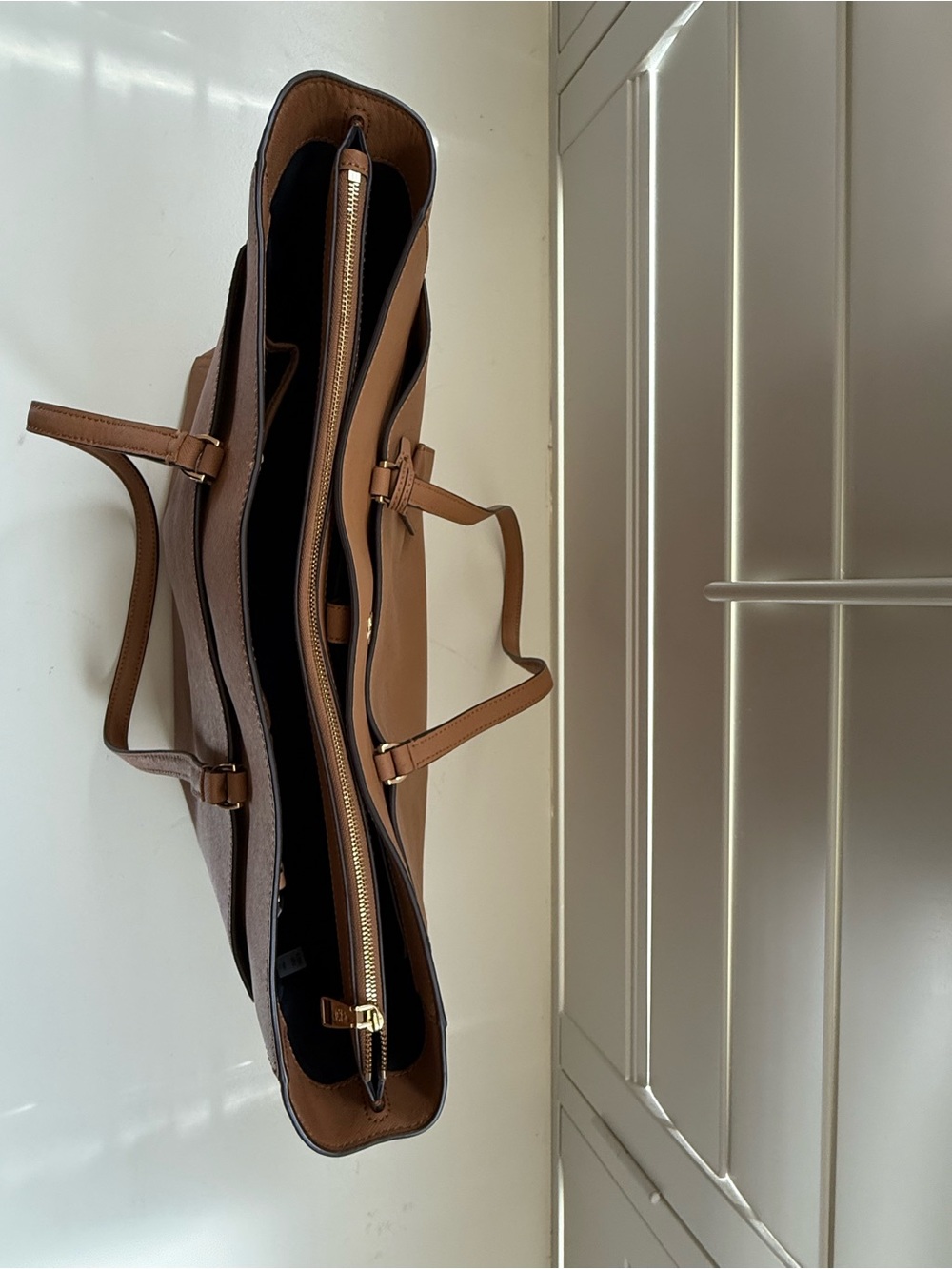 Classic Leather Tote Bag in Brown - Picture 2 of 4